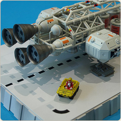 Space 1999 Eagle Freighter 12" Die Cast Set 1: Breakaway by Sixteen 12 - Click Image to Close