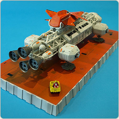 Space 1999 Eagle Transporter 12" Die Cast Set 2: Immunity Syndrome by Sixteen 12 - Click Image to Close