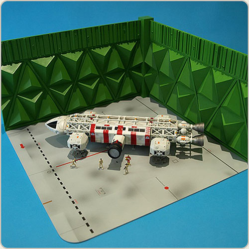 Space 1999 Moonbase Alpha 12" Eagle Hangar Set Ultra Deluxe Special Edition by Sixteen 12 - Click Image to Close