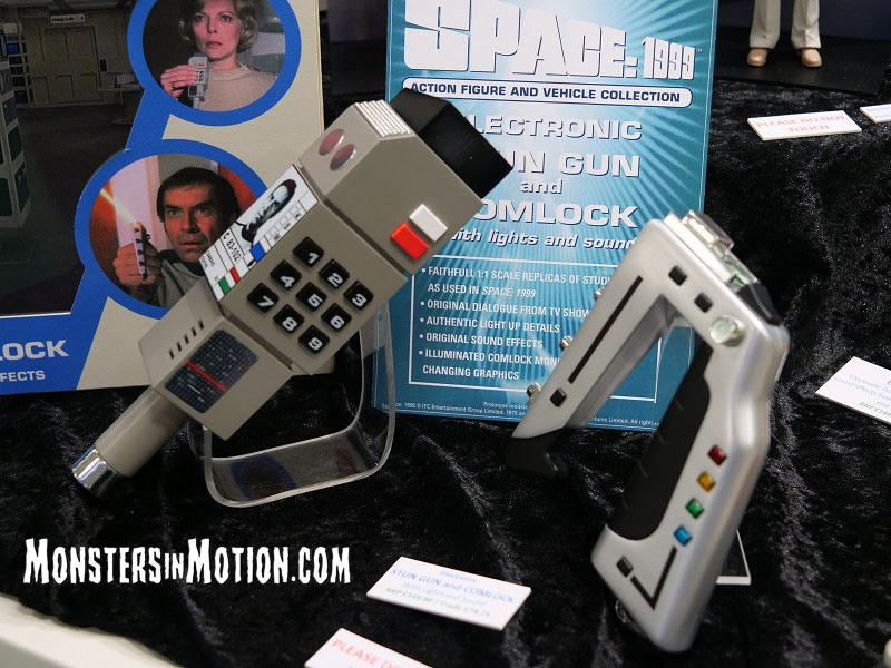 Space 1999 Deluxe Electronic Stun Gun and Commlock Set Prop Replicas with Lights and Sound - Click Image to Close