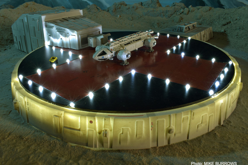 Space 1999 5.5 Inch Electronic Alpha Eagle Launch Pad with Micro Eagle Transporter, Lights and Sound - Click Image to Close