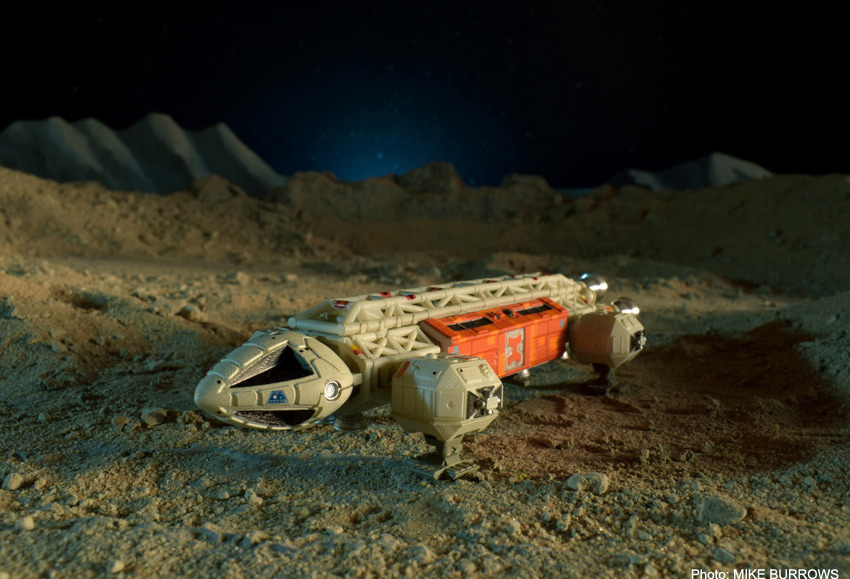 Space 1999 5.5" Micro VIP Eagle Transporter Diecast Replica - Click Image to Close