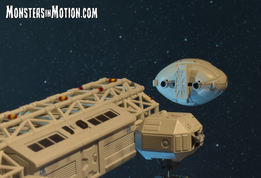 Space 1999 Dragon's Domain 12" Diecast Eagle Transporter with Detachable Beak and UPCM Ultra Probe Deluxe Set - Click Image to Close