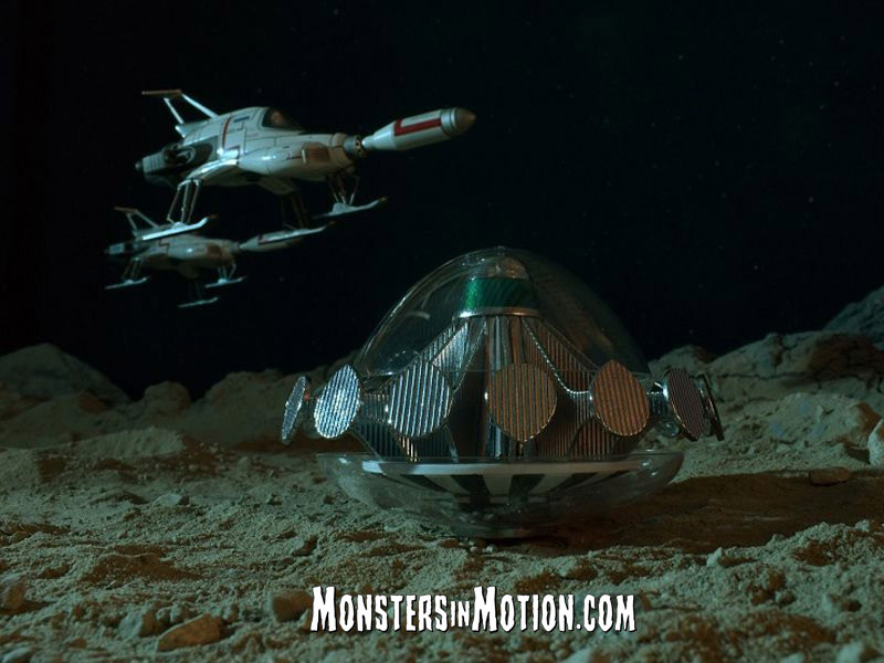 UFO TV Series Flying Saucer with Lunar Display Base by Sixteen 12 - Click Image to Close