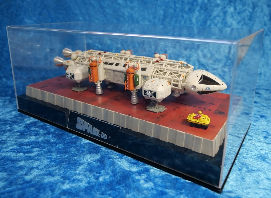 Space 1999: Deluxe Display Case - Click Image to Close