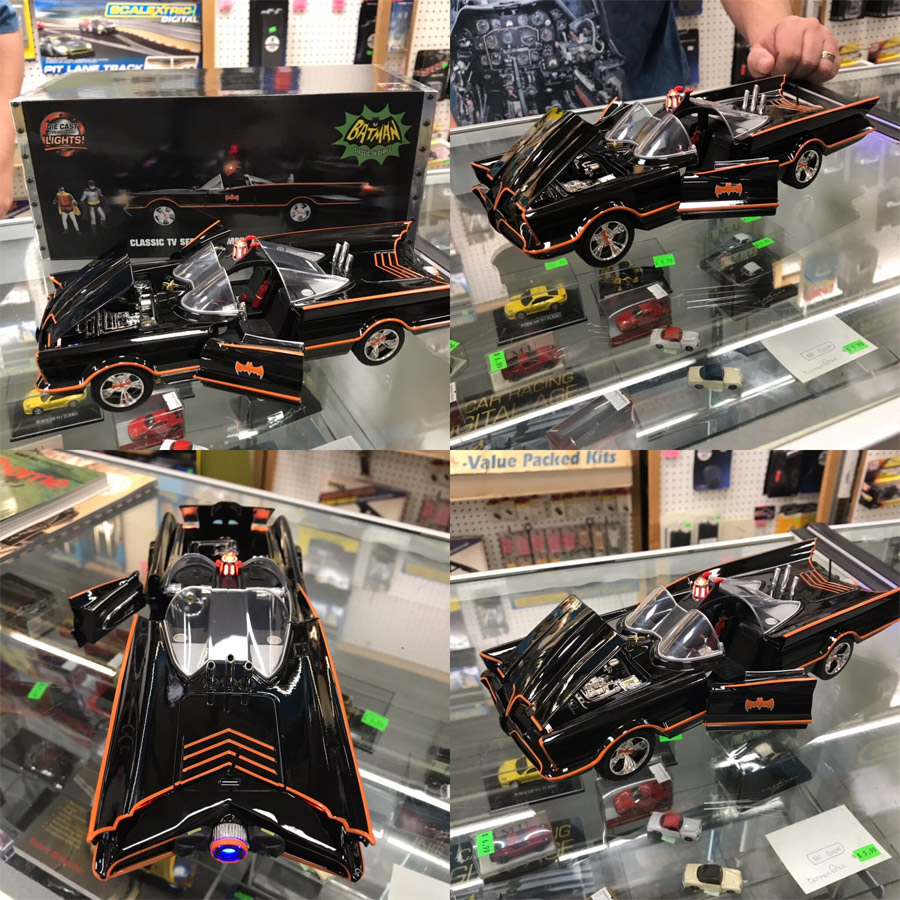 Batman 1966 Batmobile 1/18 Scale Replica with Lights and Figures - Click Image to Close