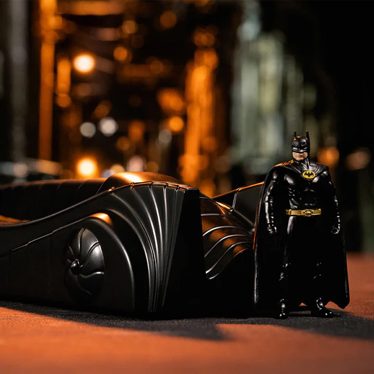 Batman 1989 1/24 Scale Batmobile with Armor and Figure - Click Image to Close