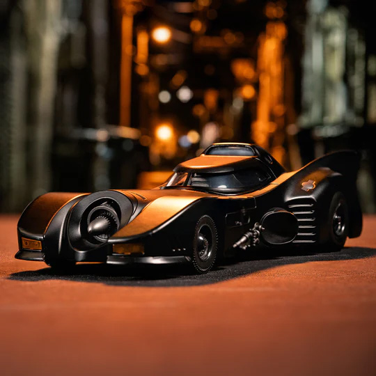 Batman 1989 1/24 Scale Batmobile with Armor and Figure - Click Image to Close