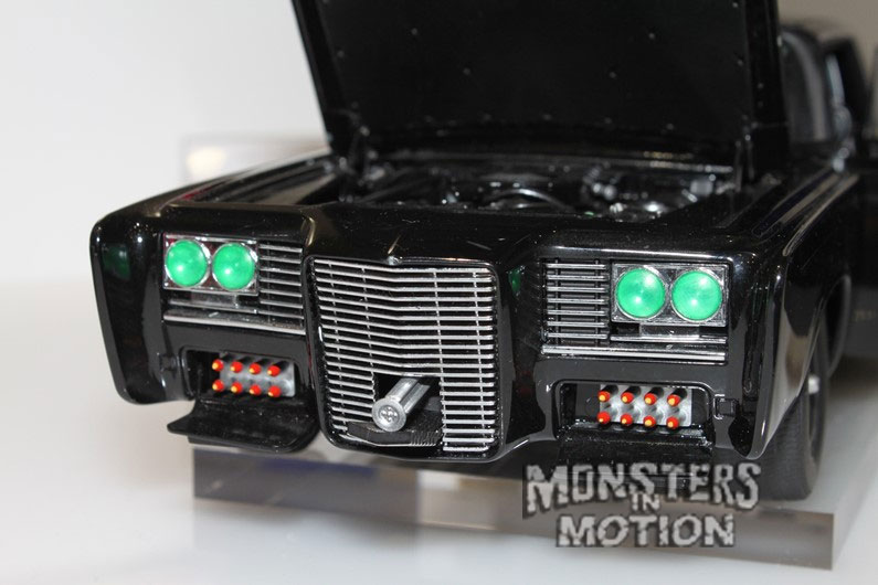 Green Hornet Classic Black Beauty 1/18 Scale Diecast Replica Car by AutoArt - Click Image to Close