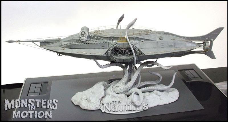 20,000 Leagues Under the Sea Nautilus 1/144 Injected Plastic Model Kit - Click Image to Close