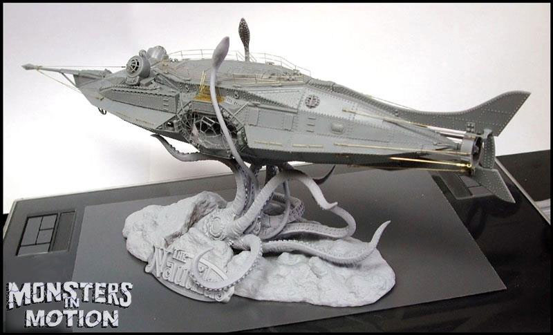 20,000 Leagues Under the Sea Nautilus 1/144 Injected Plastic Model Kit - Click Image to Close