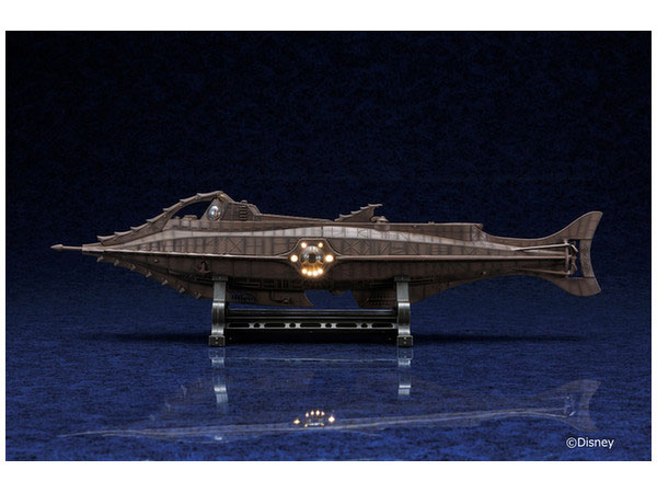 20,000 Leagues Under the Sea Nautilus 16" Diecast Lighted Display Model X-Plus - Click Image to Close