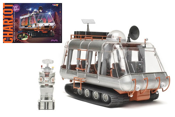 Lost In Space Chariot 1/24 Model Kit with Robot B-9 / YM3 - Click Image to Close