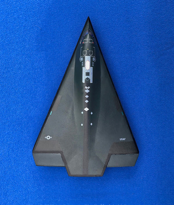Northrop Low-Altitude Penetrator B-2 Bomber 1979 1/144 Scale Model Kit - Click Image to Close