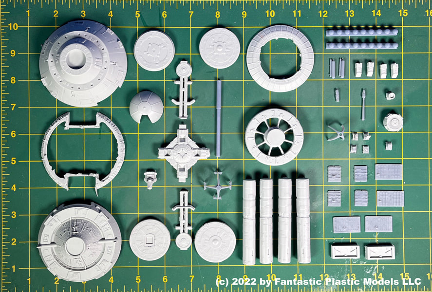 Regula 1 Space Station 1982 1/1000 Scale Model Kit - Click Image to Close