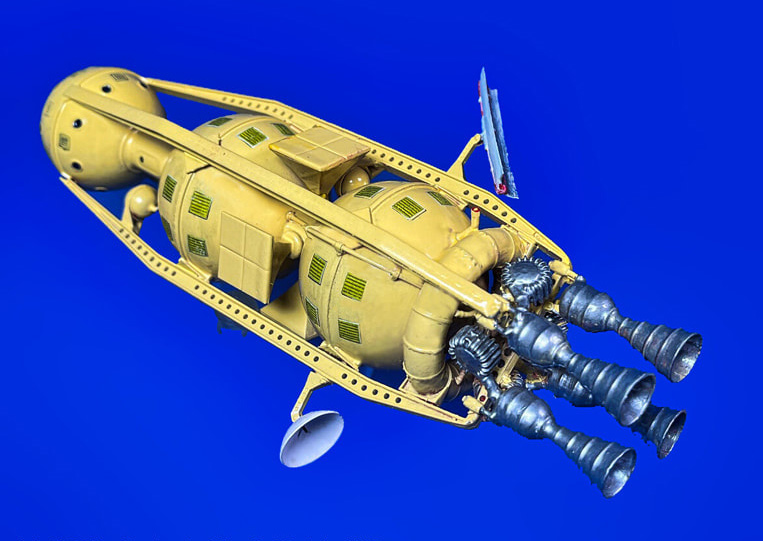 Von Braun Round-The-Moon Ship (1953) 1/144 Scale Model Kit - Click Image to Close