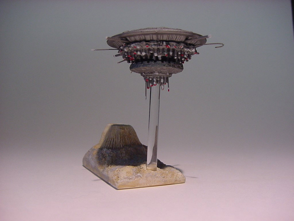 Close Encounters of the Third Kind Mothership and Devil's Tower Model Kit - Click Image to Close