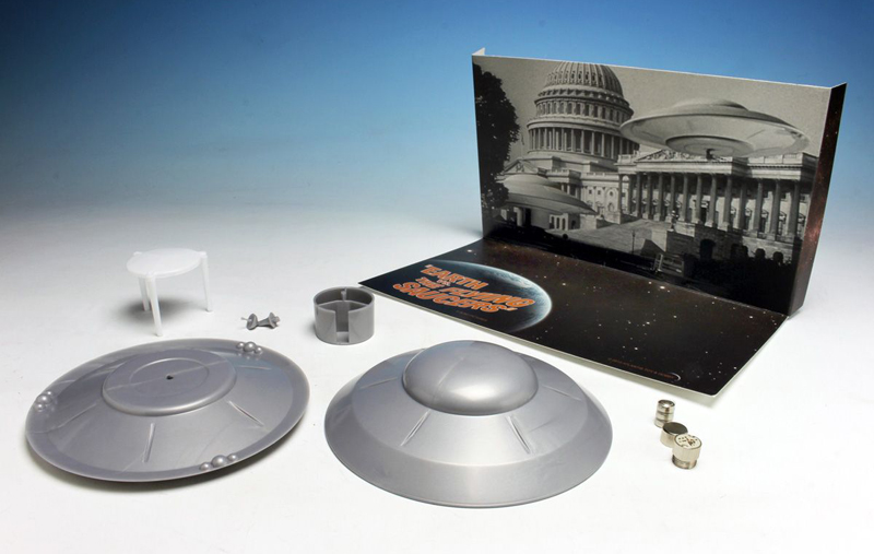 Earth Vs. The Flying Saucers 5" Saucer Model Kit (2ND EDITION) - Click Image to Close