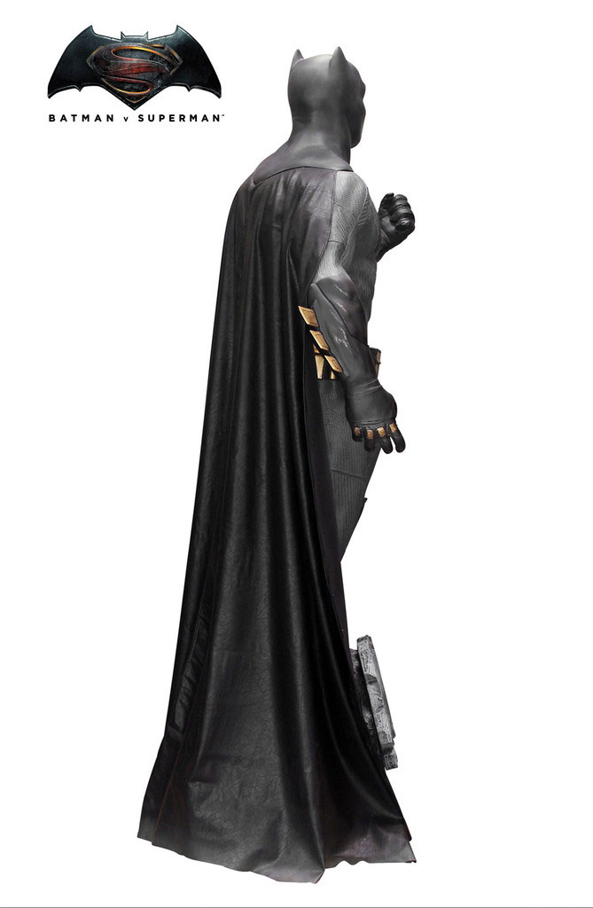 batman superman statue