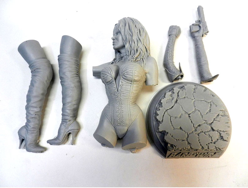 Barb Wire Pamela Anderson 1/5 Scale Model Kit 14.5" Tall - Click Image to Close