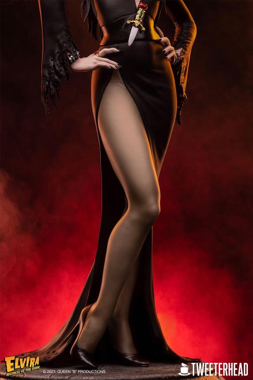 Elvira: Mistress of the Dark 1/4 Scale Maquette Statue - Click Image to Close