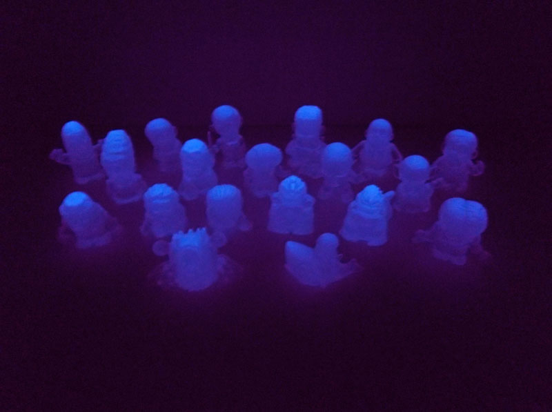 Mini Monsters 19-piece PURPLE GLOW-IN-THE-DARK Resin Gumball Set - Click Image to Close