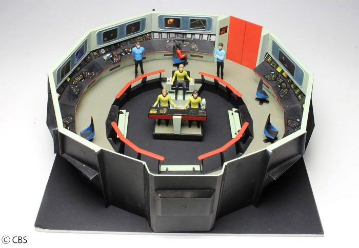 Star Trek TOS Enterprise Bridge 1/35 Scale Model Kit Re-Issue by AMT (Classic Box) - Click Image to Close