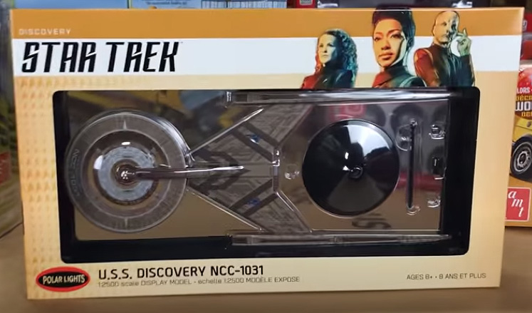 Star Trek Discovery USS Discovery 1/2500 Scale Finished Display by Polar Lights - Click Image to Close