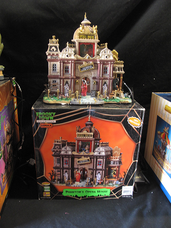 Spooky Town Phantom's Opera House 2009 #95807 Retired - Click Image to Close