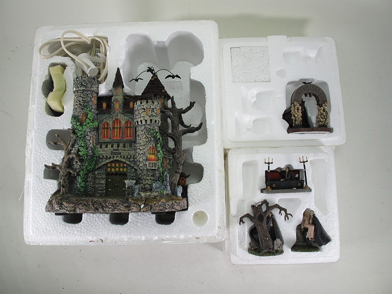 Hawthorne Village Dracula's Castle with Dracula Rises Bonus Halloween Display Universal Monsters - Click Image to Close
