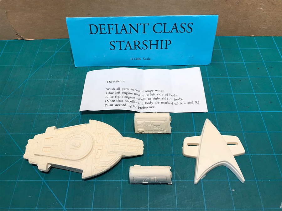 Star Trek DS9 Defiant 1/1400 Scale Resin Model Kit - Click Image to Close