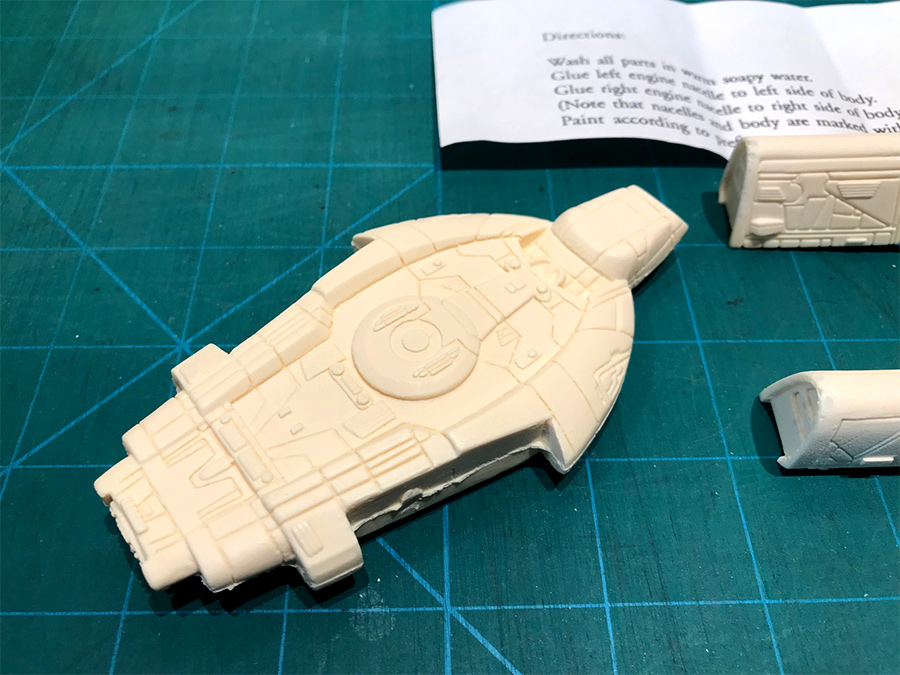 Star Trek DS9 Defiant 1/1400 Scale Resin Model Kit - Click Image to Close