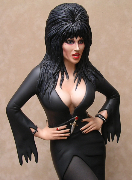 Elvira Mistress Of The Dark 1/4 Scale 22.5" Tall Resin Model Kit - Click Image to Close