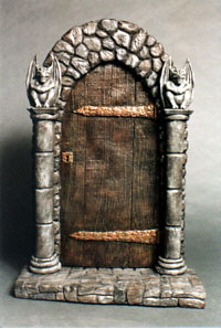 Gargoyle Door Diorama Base Model Kit - Click Image to Close