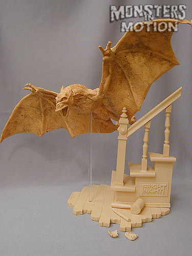 Fright Night Bat Resin Model Kit - Click Image to Close