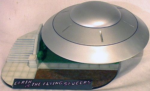 1950's Flying Saucer Deluxe Spaceship Kit - Click Image to Close