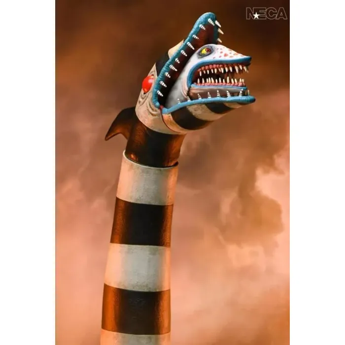 Beetlejuice Beetlejuice Ultimate Matador Beetlejuice & Sandworm 7-Inch Scale Action Figure 2-Pack